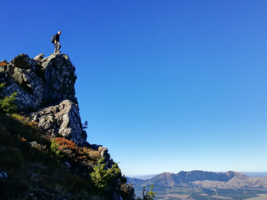 Tobi beim Aufstieg am Mount Isobel